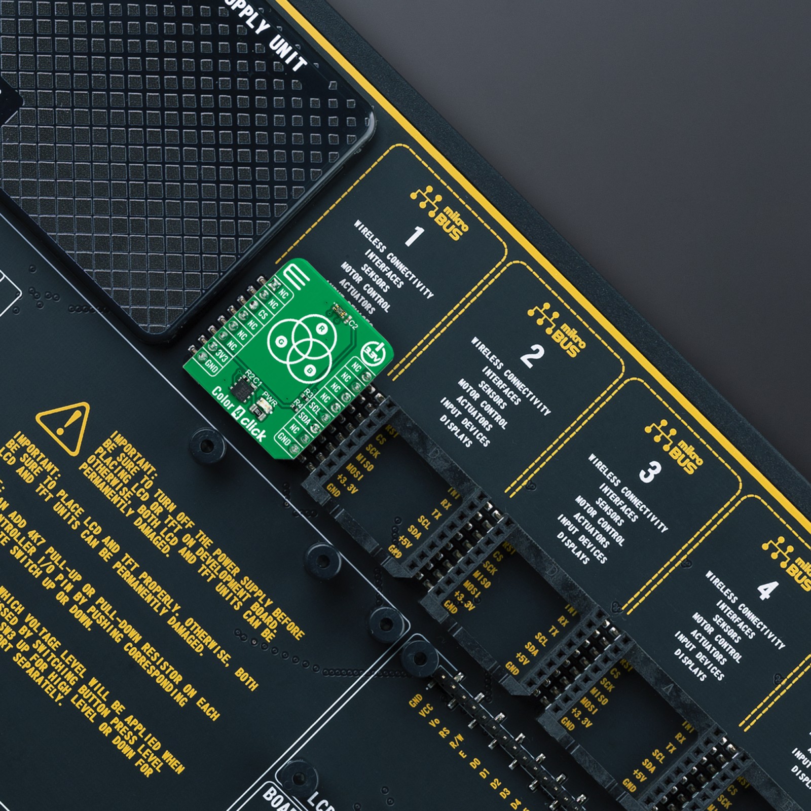 Color 4 Click with VEML6040 RGBW Light Sensor