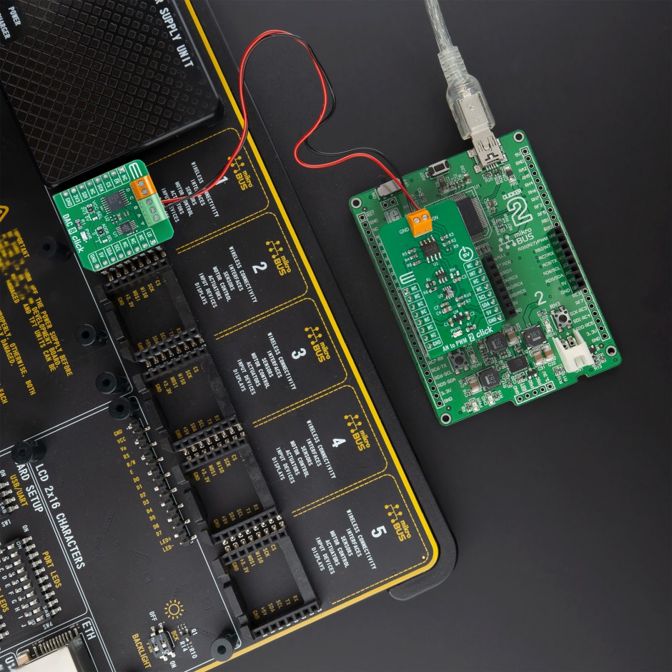 DAC 8 Click | DAC8554IPWR Quad 16-bit DAC Board