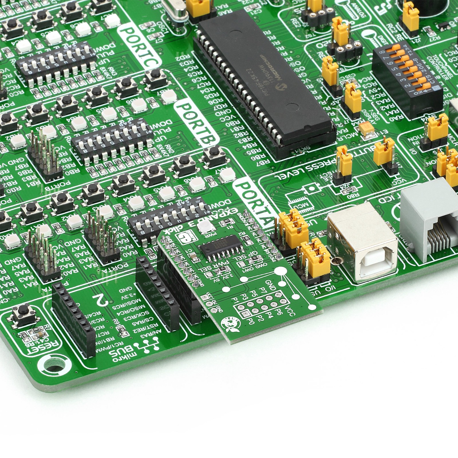 Expand 3 click — board with DS2408 8-channel programmable I/O expander
