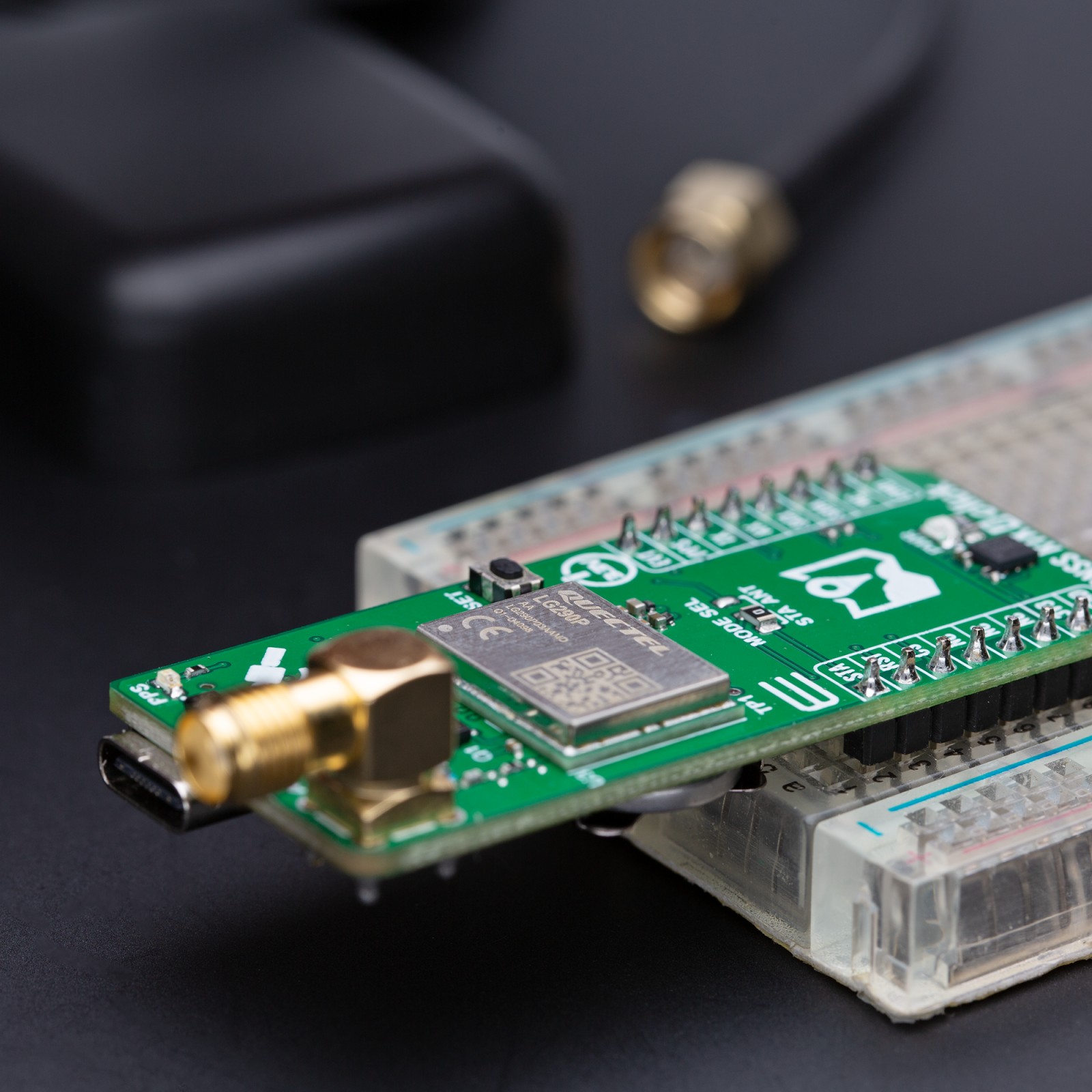 GNSS RTK 4 Click - For GNSS positioning with RTK support | MIKROE-6580