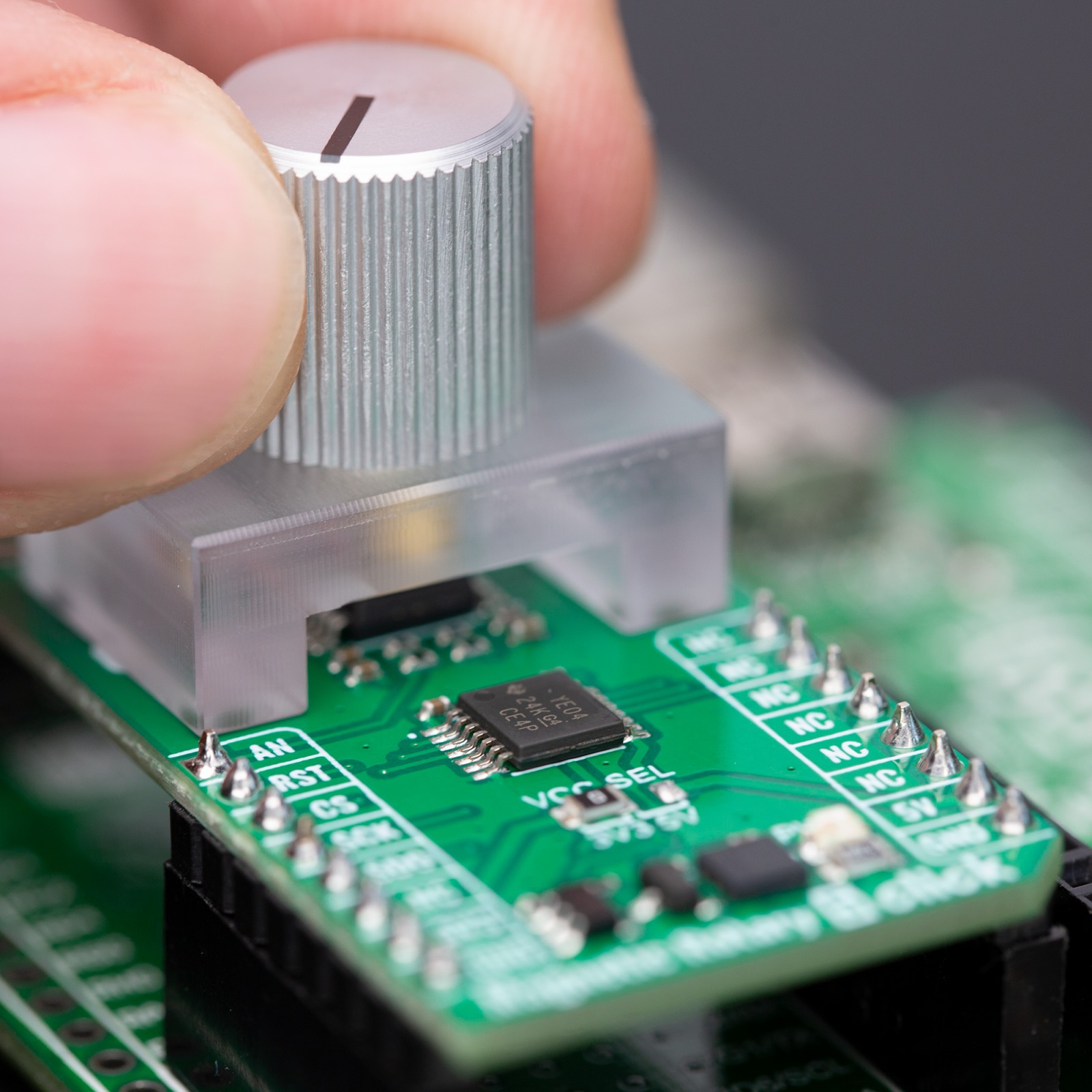 AS5134 Magnetic Rotary Encoder Board | Magnetic Rotary 5 Click
