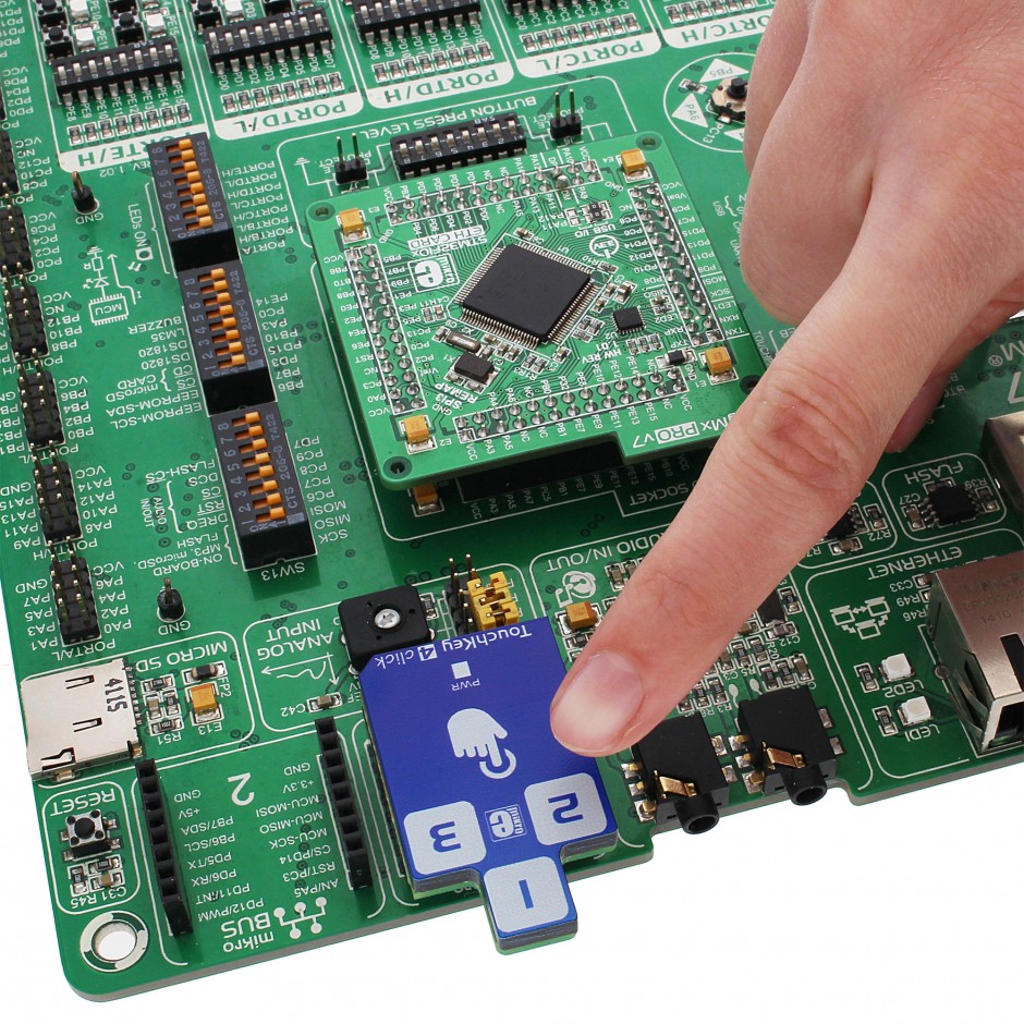 Touch Key 4 click | MikroElektronika